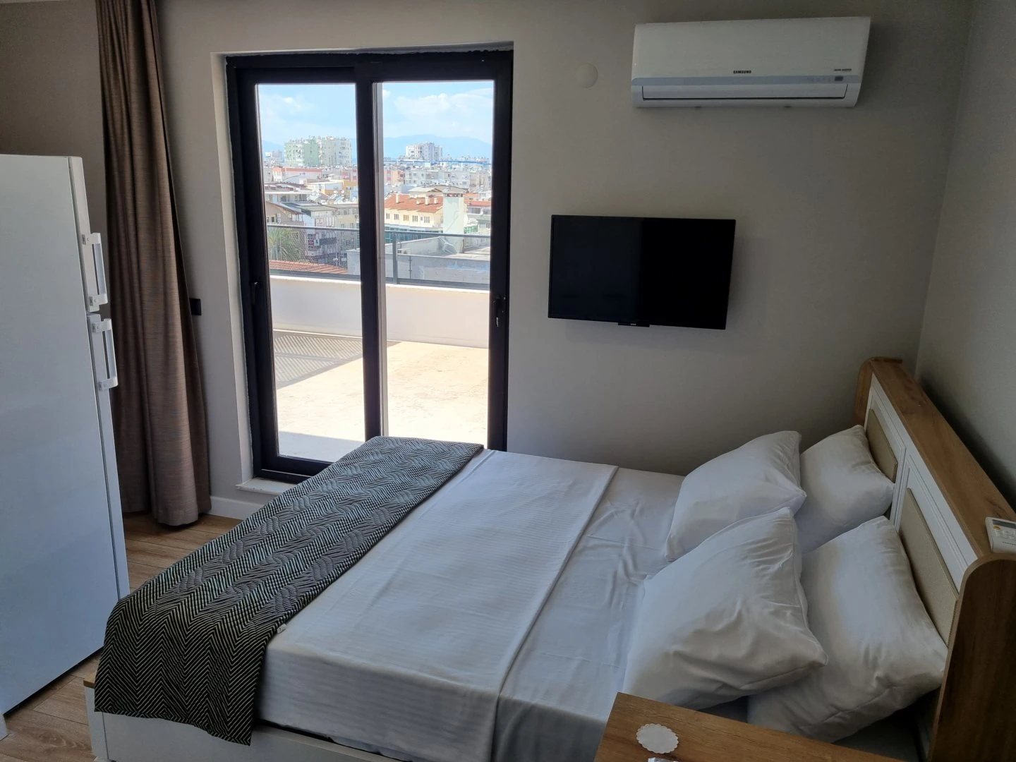 1+0 Cadde Manzaralı APARTLAR